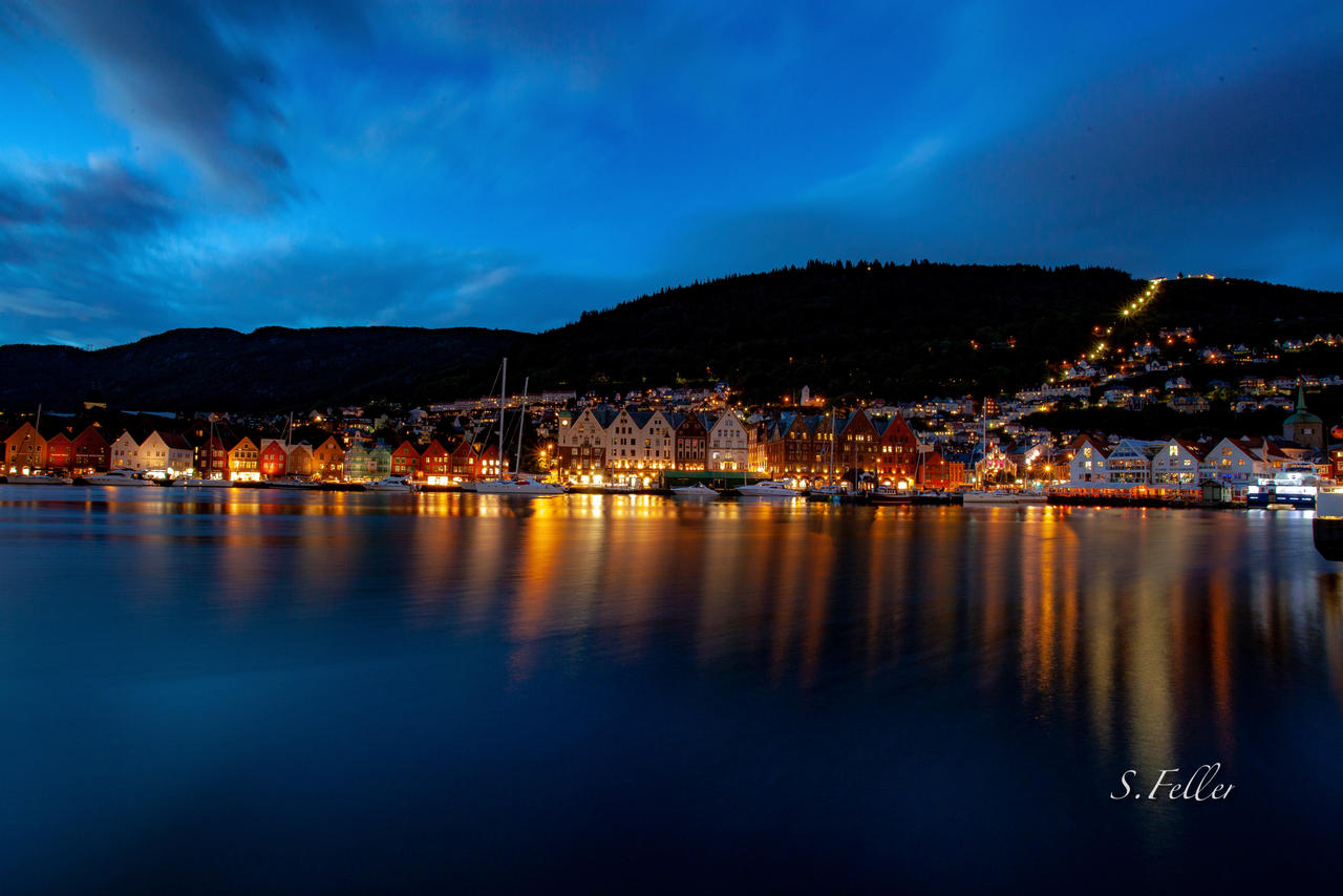 Bergen at night by saeppo on DeviantArt