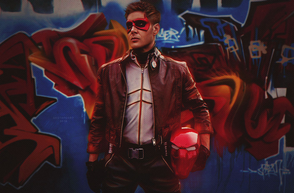 jensen ackles dressed as red hood It's seems they released new photos of Jensen Ackles 2018 cosplay as Jason Todd, he did this for Halloween, and it's all the reasons I need to love him even more haha