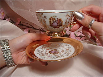 Tea set for 6. Fine Bone China w 22k Gold (View 4)