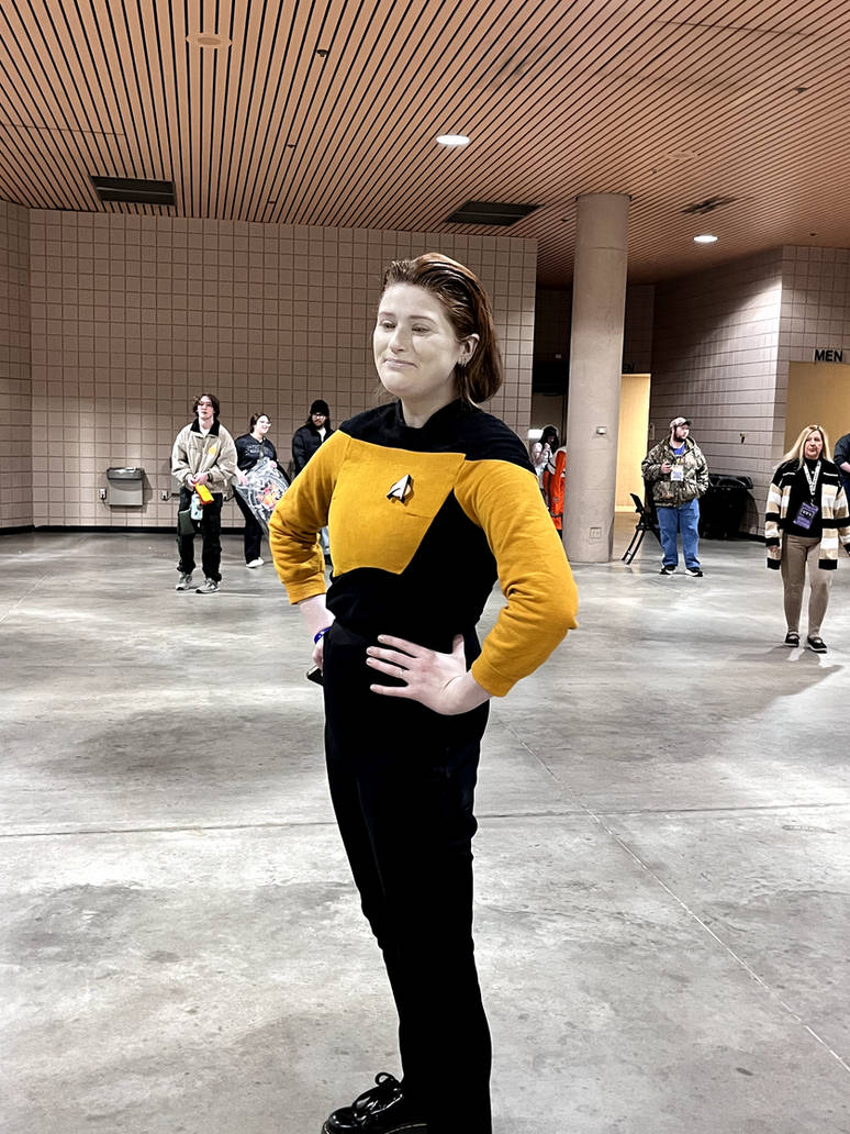 A female version of Data cosplay 3. by drfits1 on DeviantArt