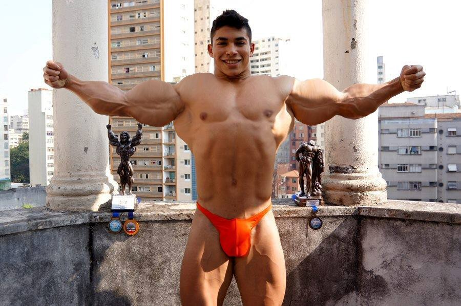 Sexy Musclemorphed Hunk1