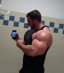Musclemorphed Selfie Hunk31