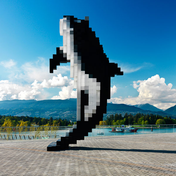 8-bit Whale