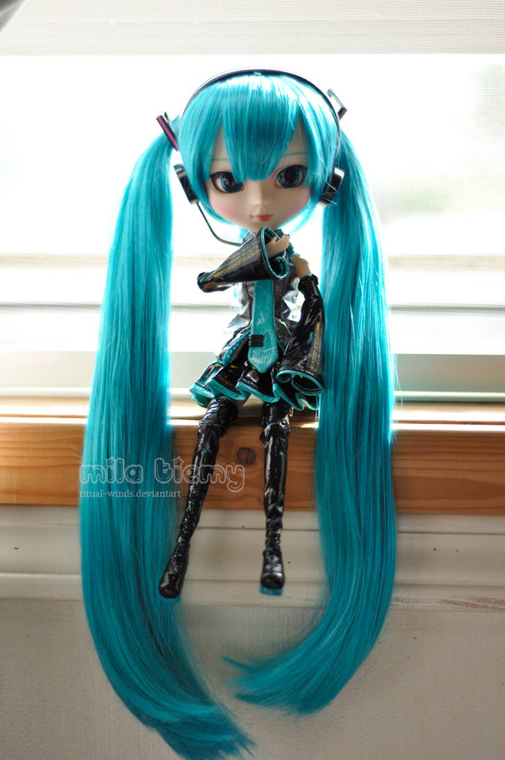 Hatsune Miku PULLIP By Mila tiemy On DeviantArt hatsune-miku-pullip-by-mila-tiemy-on-deviantart