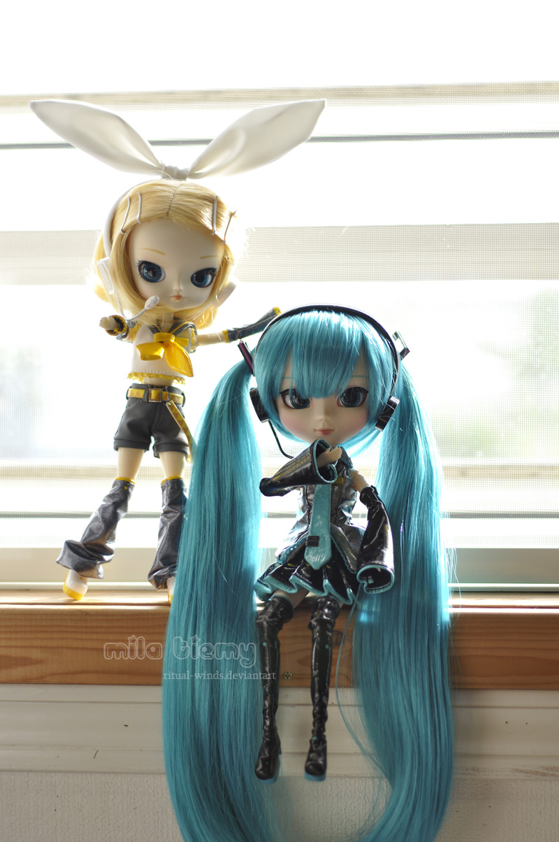 Hatsune Miku PULLIP 2