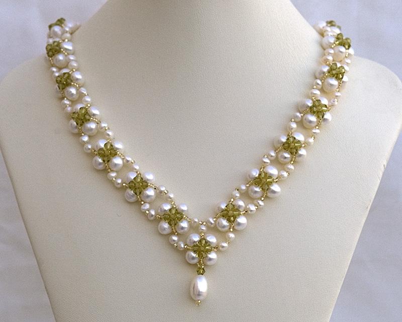 Pearl and crystal necklace Princess, olive N1381