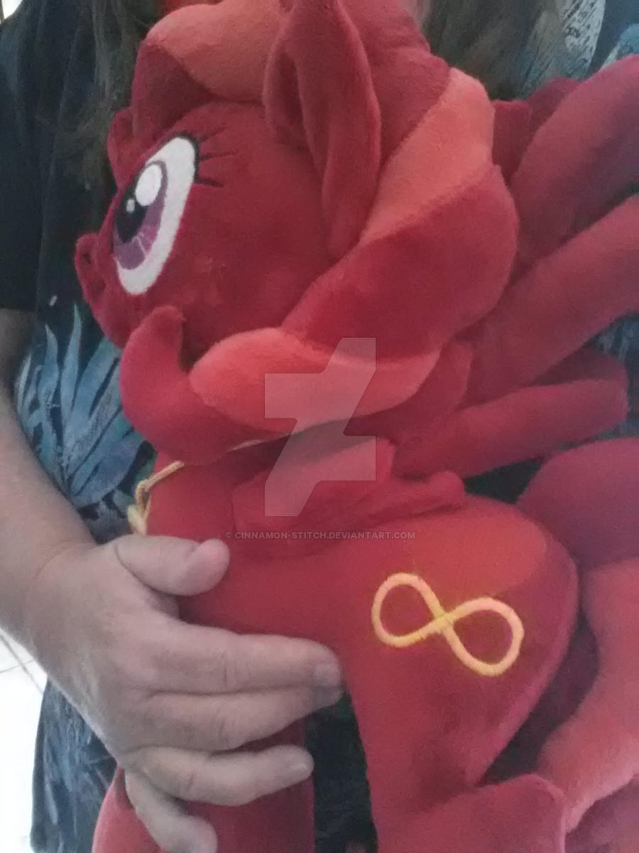 MLP Plush commission gets hugs before her journey