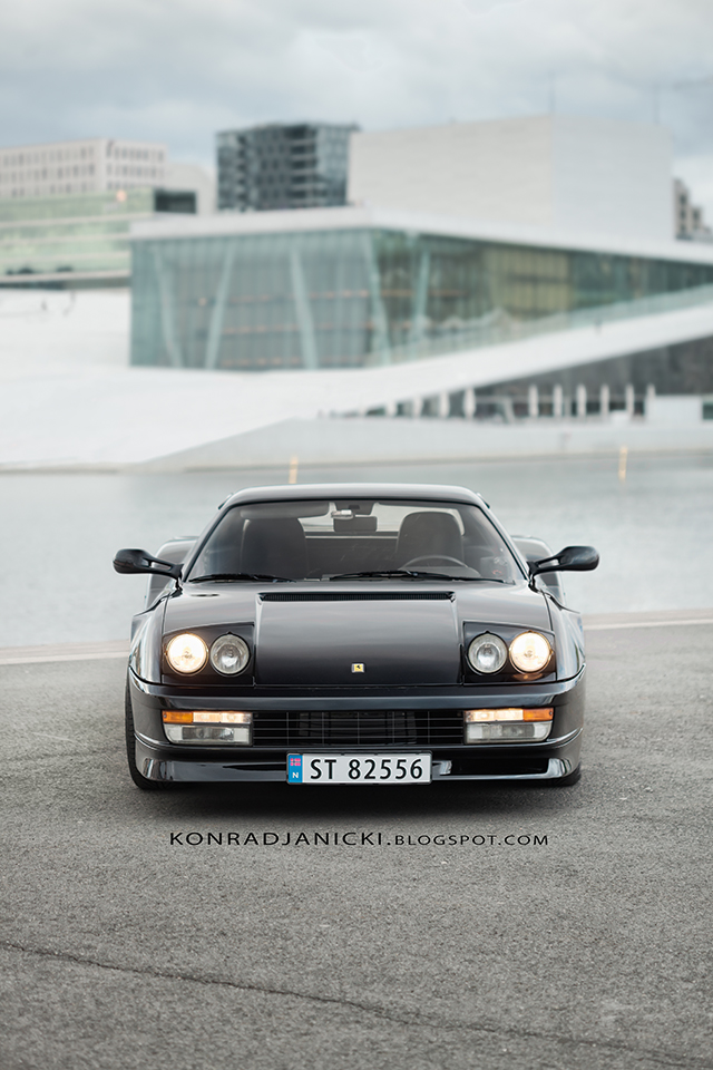 Ferrari Testarossa in black