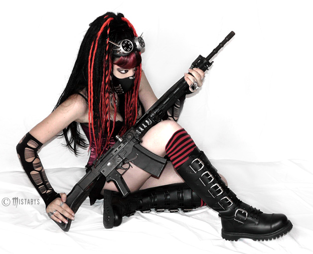 post nuclear cybergoth warrior (-mistabys)