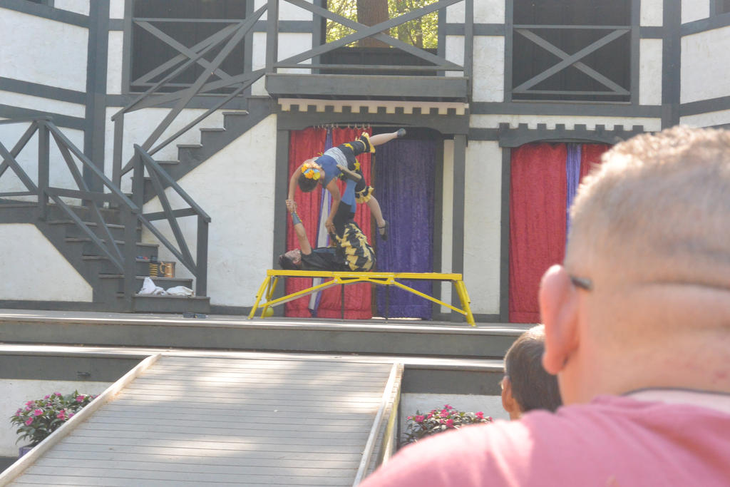 King Richard's Fair, Couple Acrobatics 12