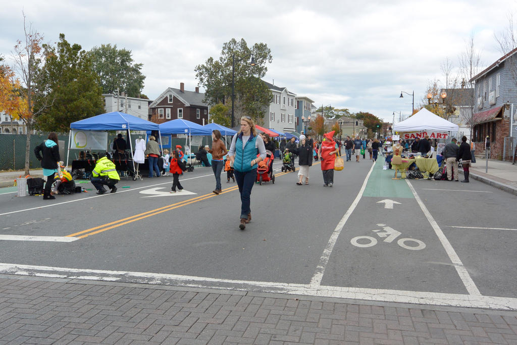 2014 Monster Bash, the Street Crowd 3