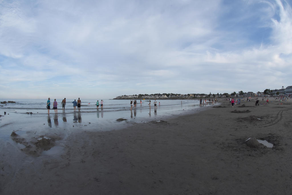 In the Bend, Beach Scene 2