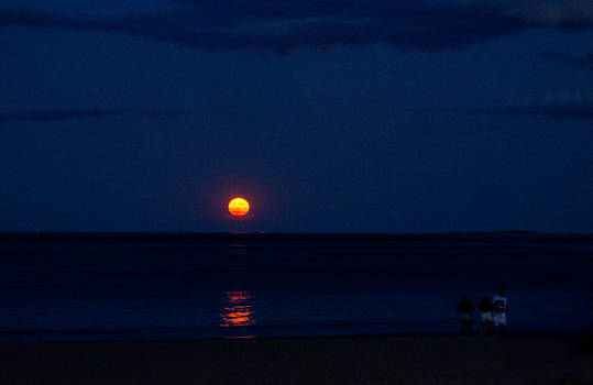 The Sturgeon Super Moon Over Ocean 5