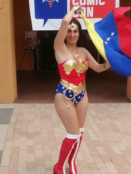 Wonder Woman cosplayer spinning