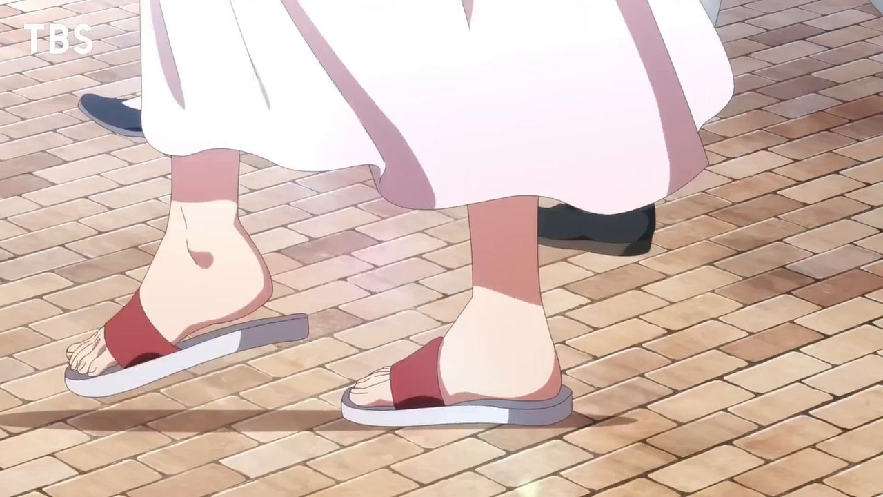 Itsuki Nakano Feet - Walking with sandals