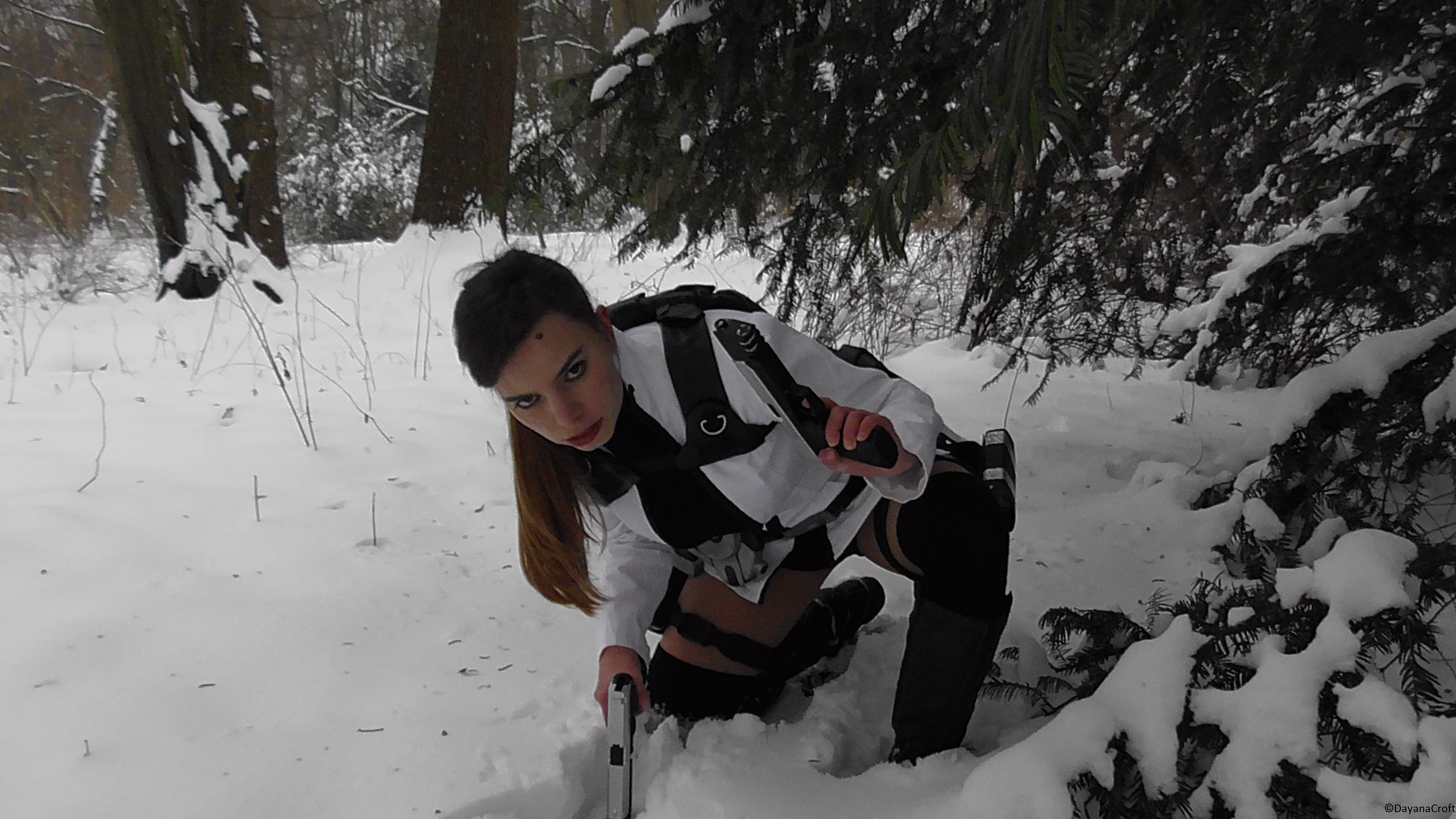 Tomb Raider Lara Croft Cosplay Underworld Snow