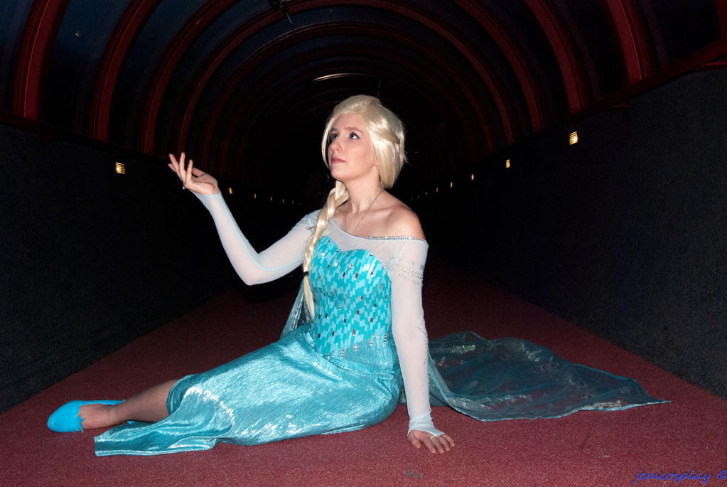 Elsa Cosplay