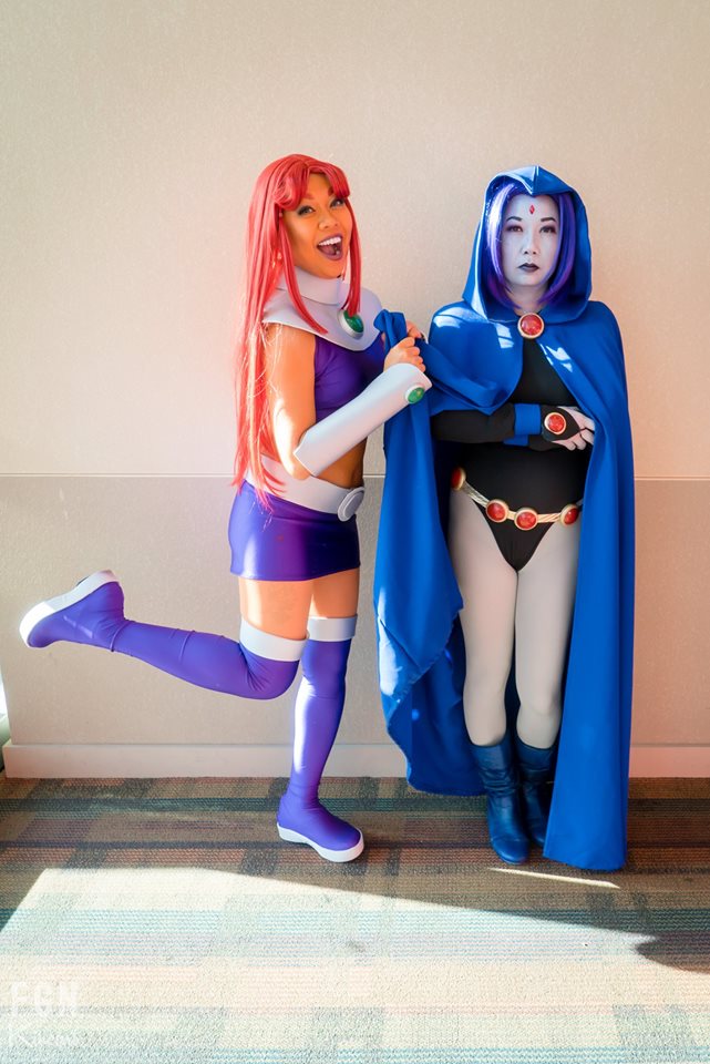 Starfire and Raven from Teen Titans Cosplay