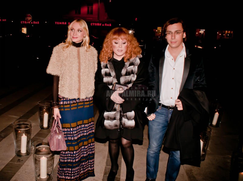 Why are the images of Alla Pugacheva and Kristina Orbakaite trending? Why are the images of Alla Pugacheva and Kristina Orbakaite trending?