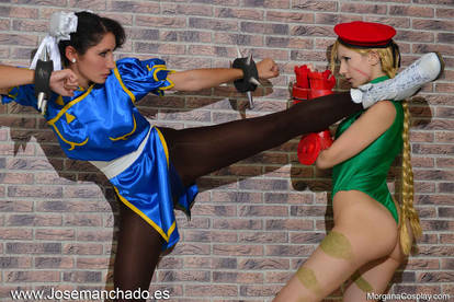 Chun Li Vs Cammy Cosplay. Street Fighter.