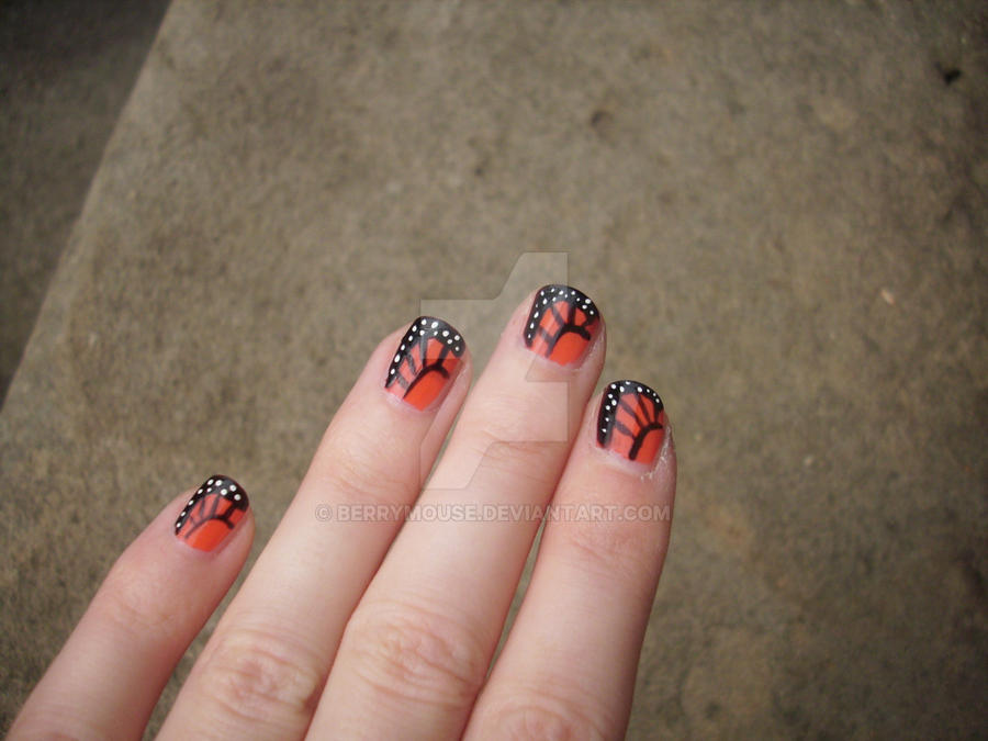 Nail Art Monarch Butterfly