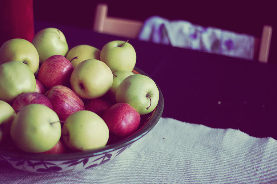 К чему снятся красивые яблоки. Красивое яблоко. Яблоки зеленые. Яблоки обои. Яблоко на столе.