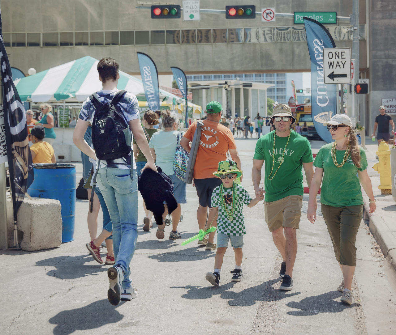 random street scene by pluemse on DeviantArt