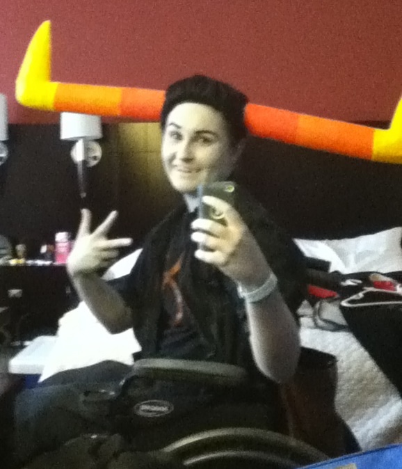 TAVROS: TAKE AWKWARD SELFIE