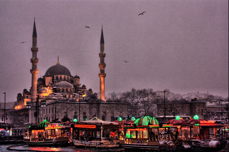 New Mosque and fish-bread sellers