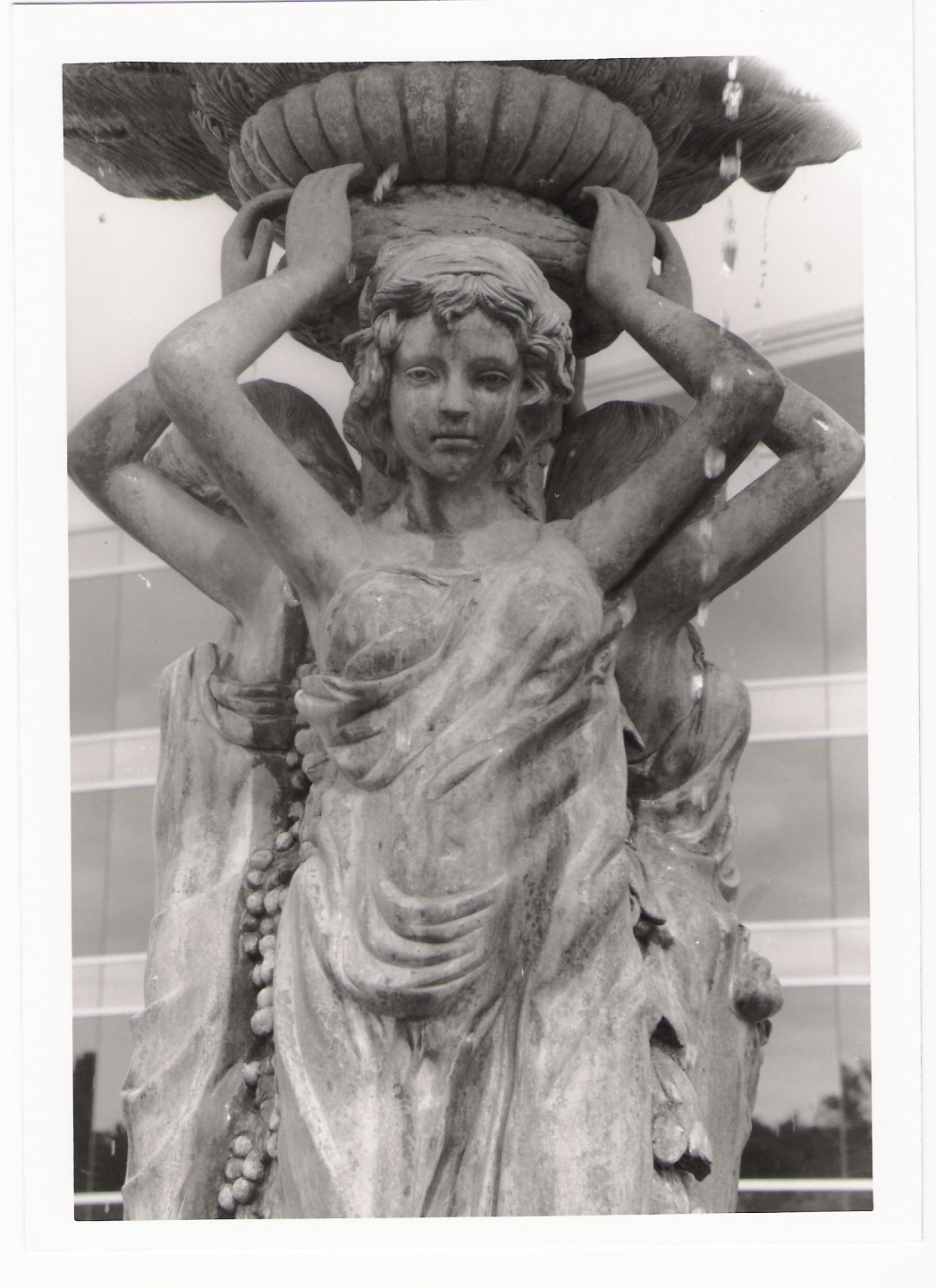 statue of three woman