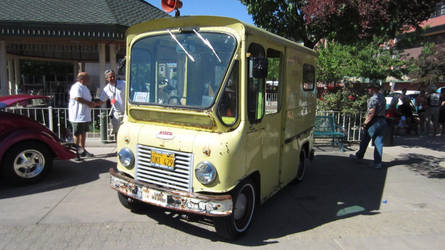 Jeep Fleetvan FJ-3