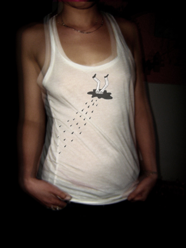 t shirt pied en l air