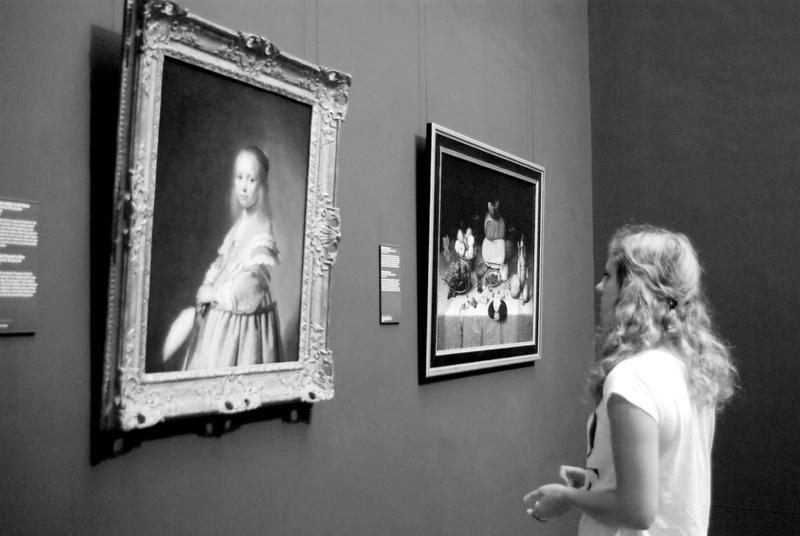 Two girls in the Rijksmuseum