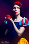 Snow White by NikitaCosplay