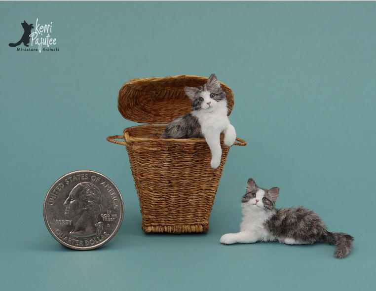 Miniature Kitten sculptures of polymer and fiber by Pajutee