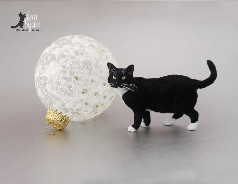 1:6 Tuxedo Cat Sculpture