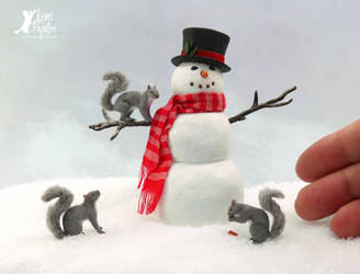 Miniature 1:12 Squirrels sculpts w/ Snowman