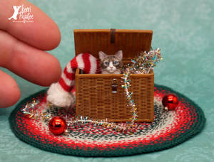 Dollhouse Miniature Kitten sculpture