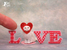 My Funny Valentine miniature cat sculpture