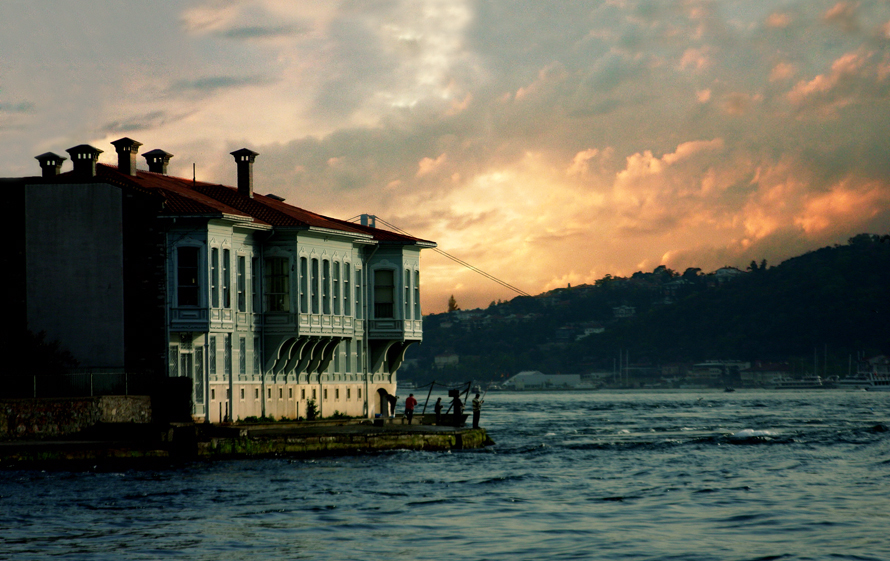 Istanbul waterside house......