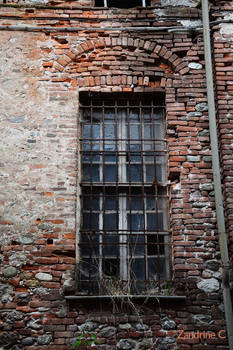Fenetre a / Window in / Finestra a Cuneo #1