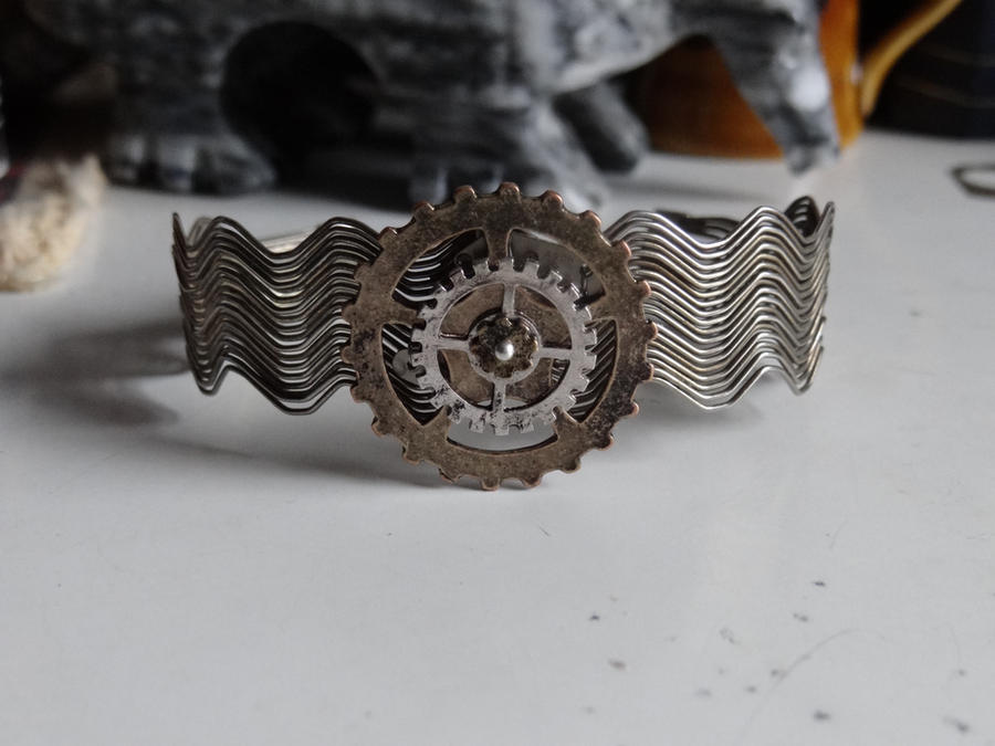 Gear bracelet