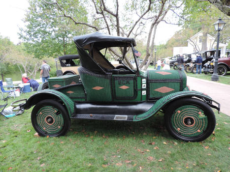 1924 Ford T Wicker Car shot 2