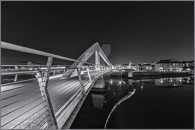 Night View Of Squinty bridge