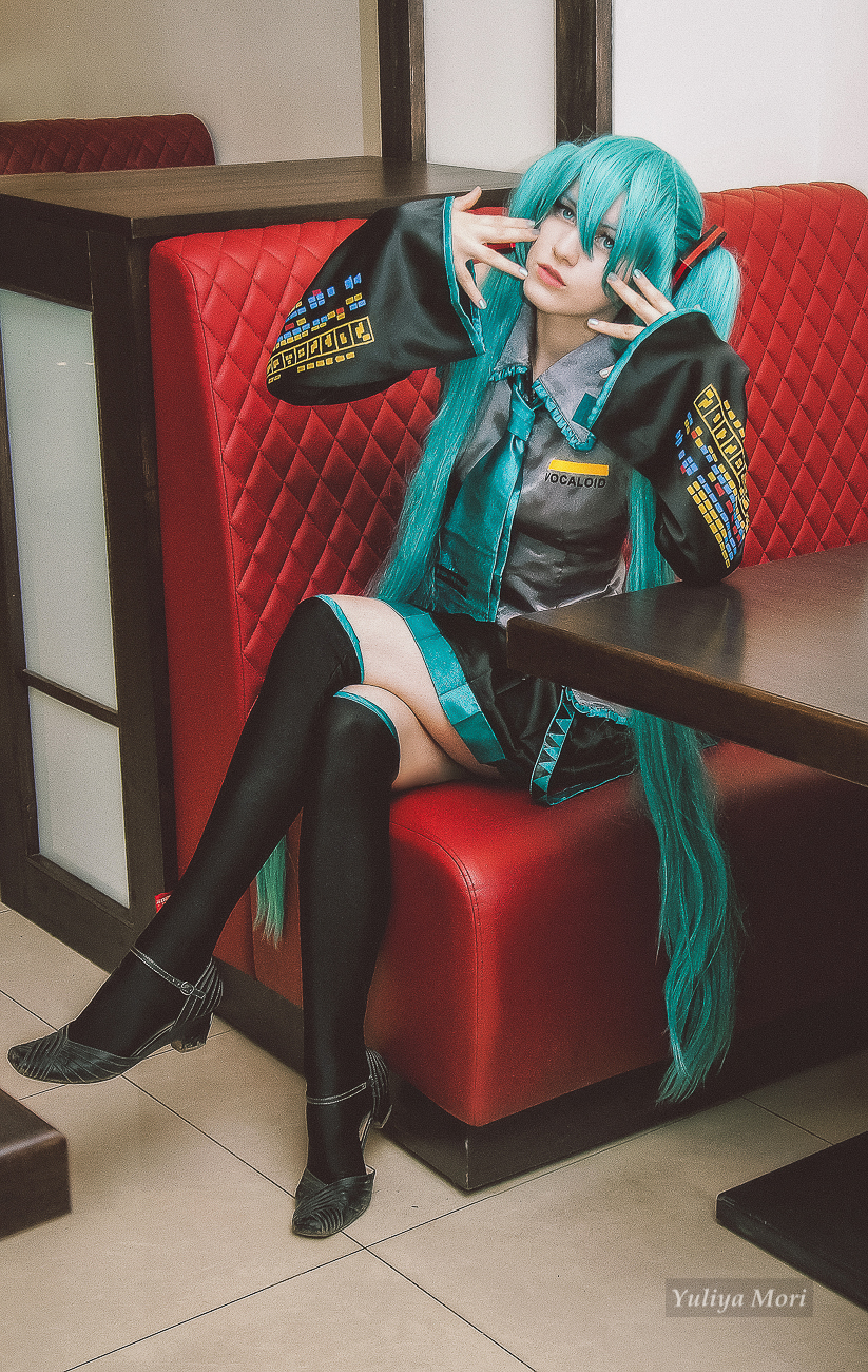 Miku Hatsune Cosplay By YuliyaMori On DeviantArt miku-hatsune-cosplay-by-yuliyamori-on-deviantart