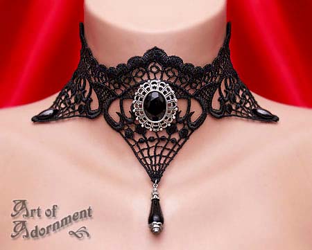 Nocturne Monarch Lace Choker