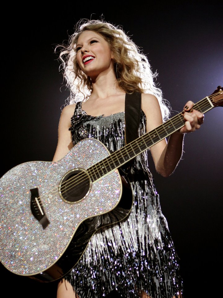 Taylor and her sparkly guitar