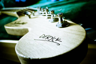 Deryck's signature guitar