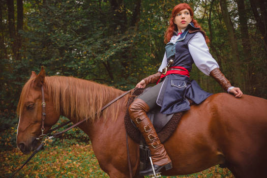 Elise de la serre on horseback