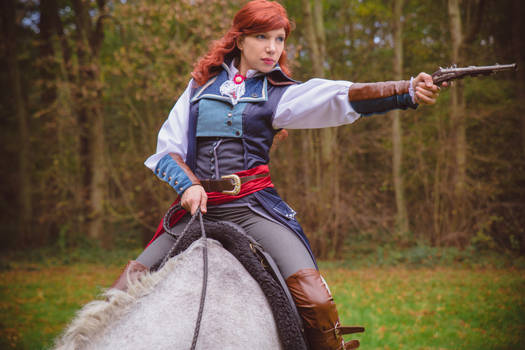 Elise de la serre on horseback